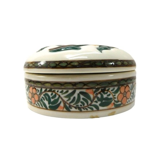 Vintage Round Trinket Ring Box Raised Flower Hand Painted 3-1/8" - Picture 3 of 5